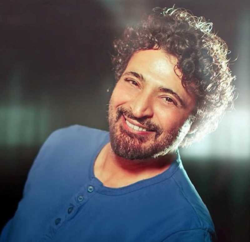 فيديو حميد الشاعري مع زوجته الجميلة في ظهور نادر لها